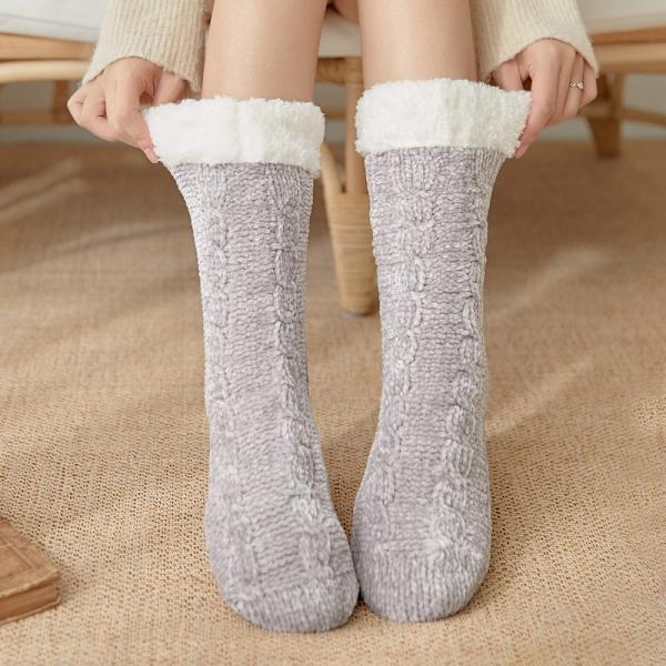 Mukavat ja lämpimät sukat liukastumista estävällä suojalla - FLUFFY - Perfet ljusgrå