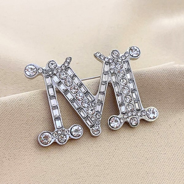 Fashion M Letter Brosje Pin For Backpack Krage Lapel Pin - Perfet Silver