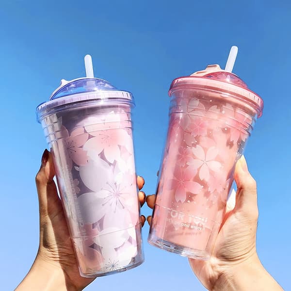 480 ml Sakura plastmugg med sugrör och lock BPA-fri dubbelvägg - Perfekt Pink