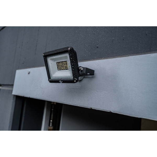 brennenstuhl LED Spotlight JARO 3060 / LED Strålkastare 20W för utomhusbruk (LED Outdoor Light för väggmontering, med 2300lm, tillverkad av högkvalita