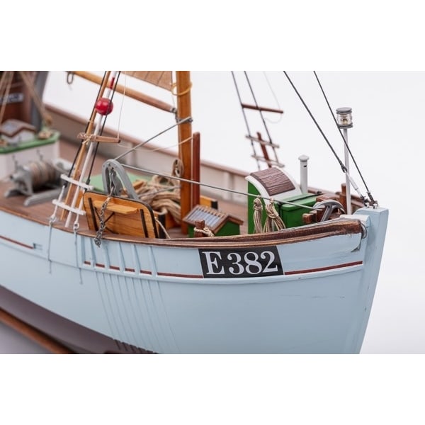 1:33 Mary Ann - wooden hull