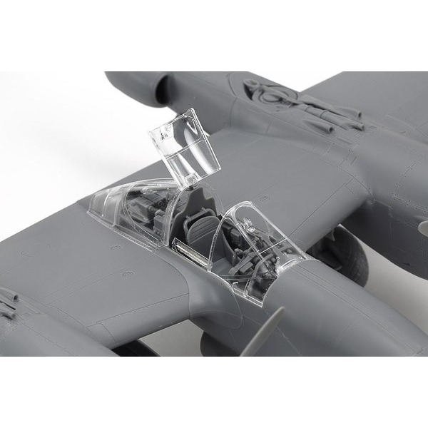 TAMIYA 1/48 Lockheed® P-38®J Lightning®