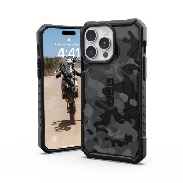 Urban Armor Gear iPhone 15 Pro Max Pathfinder SE  - Midnight Camo Svart