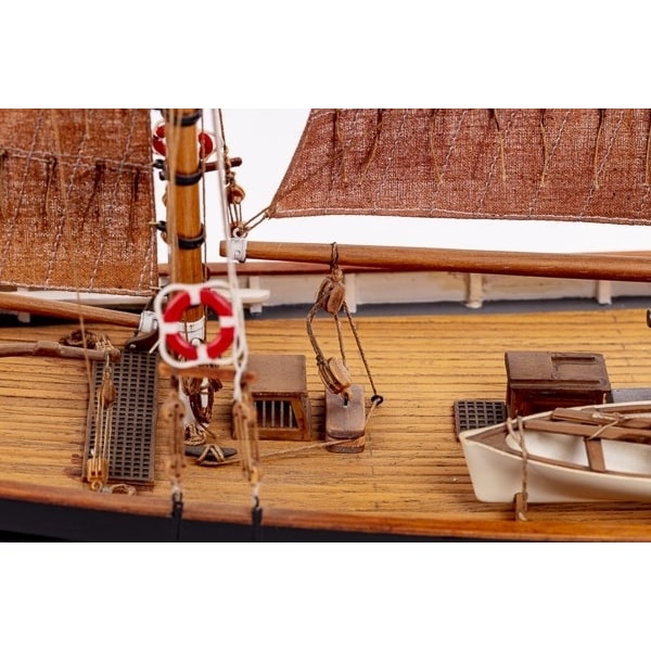 1:50 FD 10 Yawl -Wooden hull