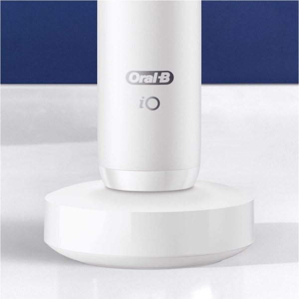 Oral B iO Series 7 - sähköhammasharja, valkoinen