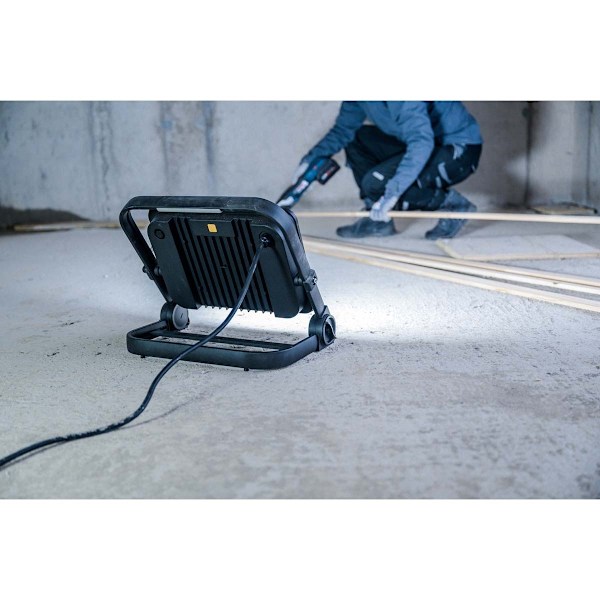 brennenstuhl Mobil LED-konstruktionslampe JARO 14060 M / LED-arbejdslampe 100W til udendørs brug (LED-projektør med 5m kabel, LED-nødbelysning med 115
