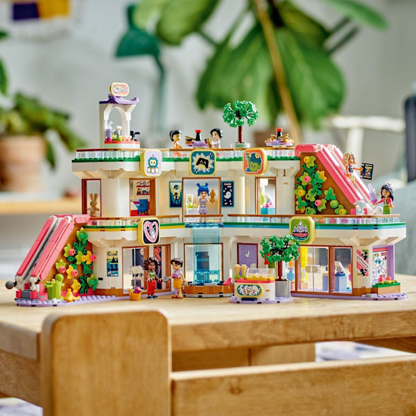 LEGO Friends 42604  - Heartlake City Shopping Mall