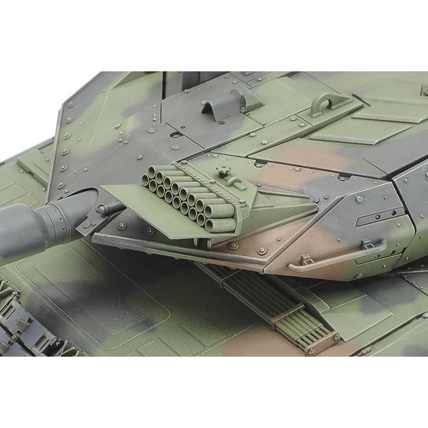 Tamiya 1/35 LEOPARD 2 A6 MBT