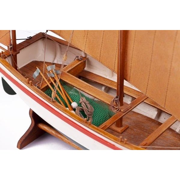 Billing Boats 1:30 LE BAYARD - Wooden hull