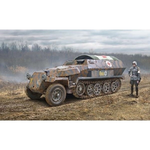 Italeri 1:72 Sd.Kfz. 251/8 ambulance