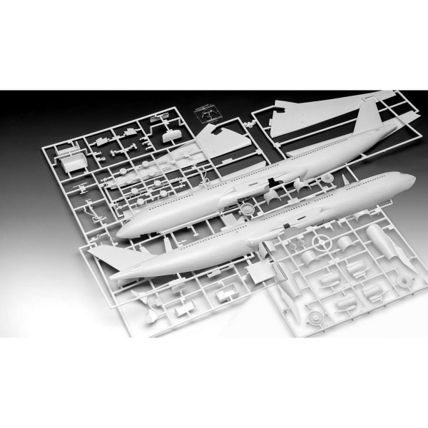 Revell Airbus A330-300 - Lufthansa 'New Livery' 1:144