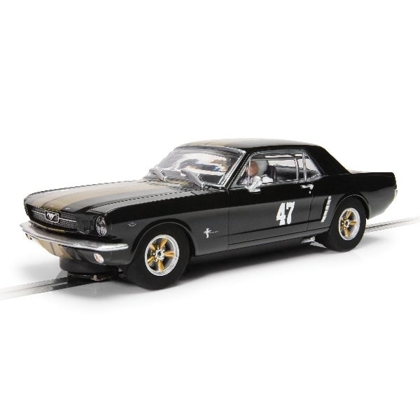 SCALEXTRIC Ford Mustang - Black and Gold 1:32
