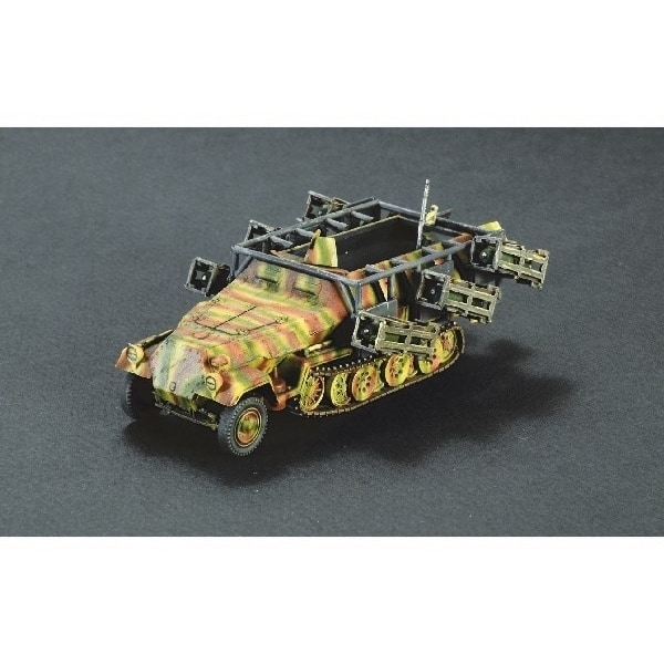 ITALERI 1:72 Sd.Kfz. 251/1 ''Stuka Zu Fuss''