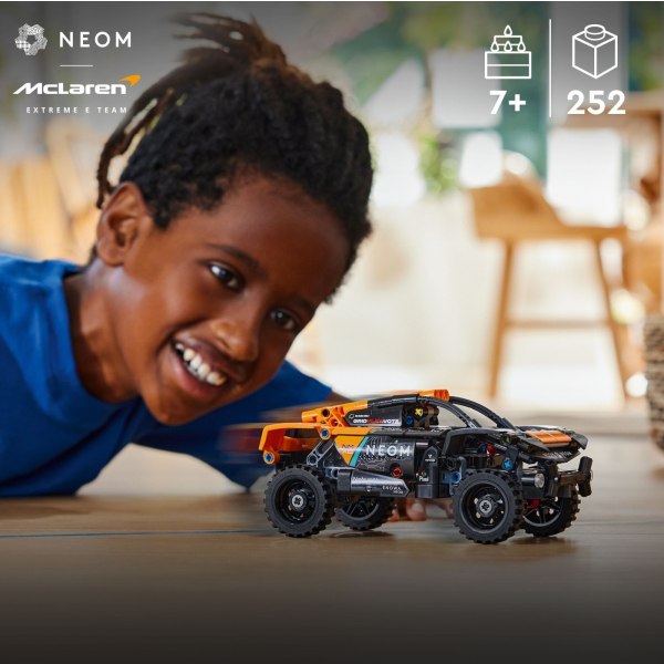 LEGO Technic 42166  - NEOM McLaren Extreme E Race Car