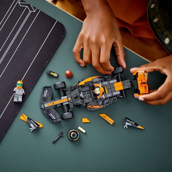 LEGO Speed ​​​​Champions 76919 - McLaren Formel 1 racerbil