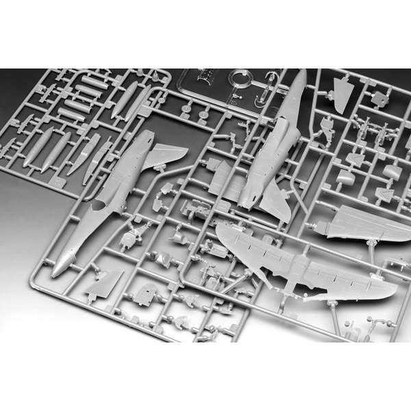 Revell 1:72 Model Set BAE Hawk T.1