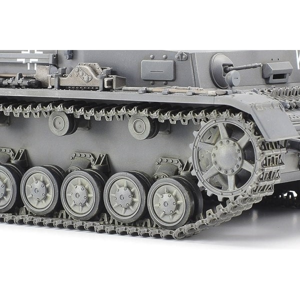 Tamiya 1/35 German Tank Panzerkampfwagen IV Ausf.F