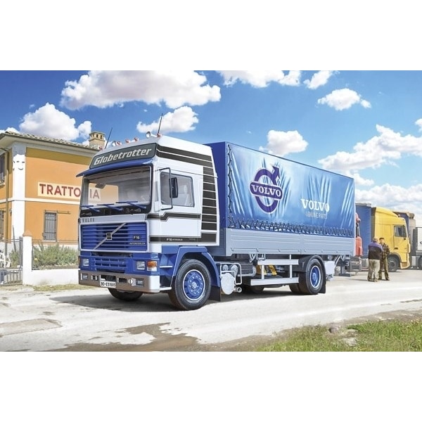 Italeri 1:24 Volvo F16 Globetrotter Canvas with elevator