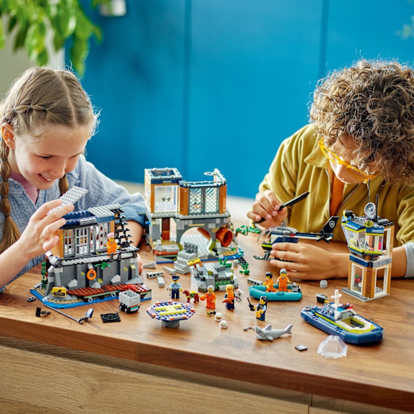 LEGO City Police 60419  - Police Prison Island