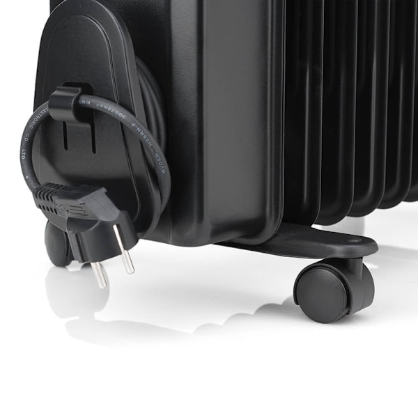 BLACK+DECKER Oljefyllt element 2300W Svart