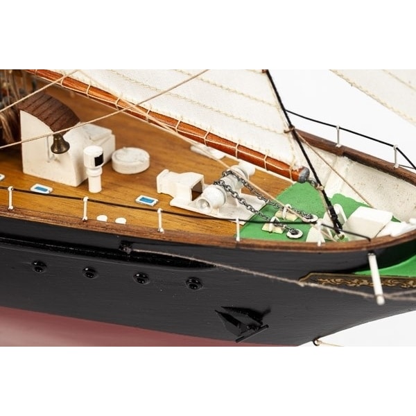 1:75 Sir Winston Churchill -Wooden hull