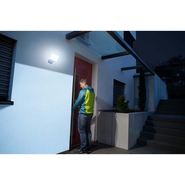 brennenstuhl Connect WiFi LED-kohdevalo WF 2050 (LED-ulkovalaisi