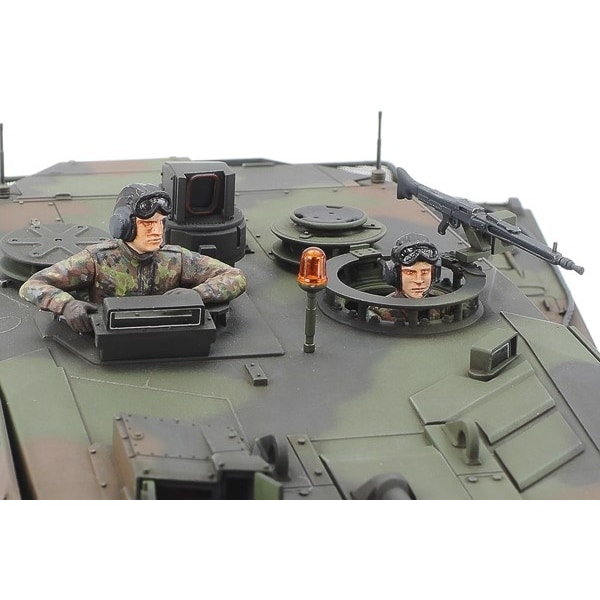 Tamiya 1/35 LEOPARD 2 A6 MBT