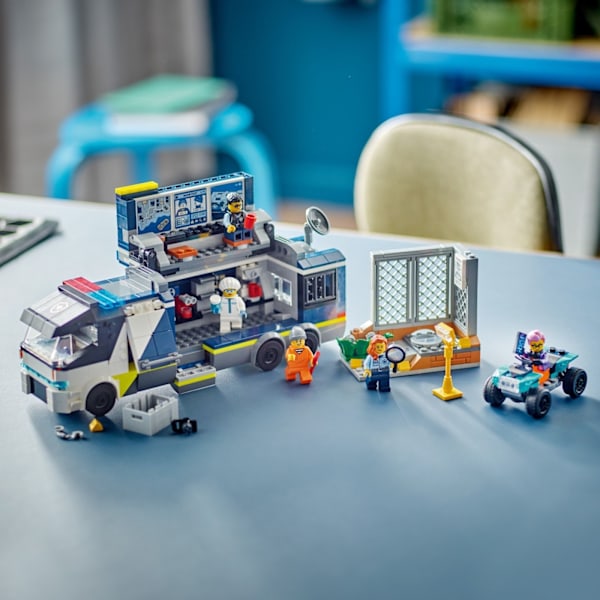 LEGO City Police 60418  - Polisens mobila laboratoriebil