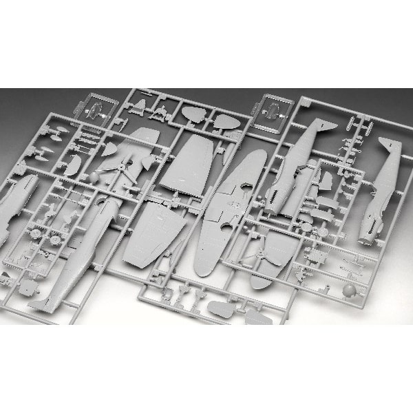 Revell 1:72 Model Set Combat Set Bf109G-10 & Spitfire Mk