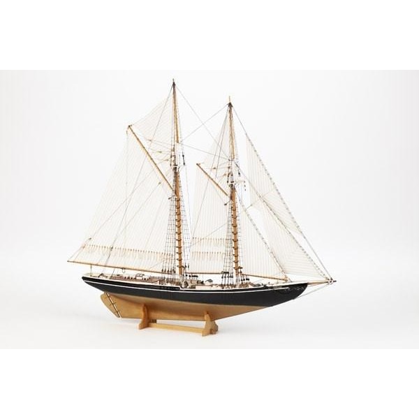 Billing Boats 1:100 Bluenose II -Wooden hull