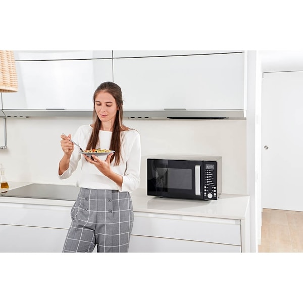 BLACK+DECKER Mikrobølgeovn Digital 23L 900W Sort