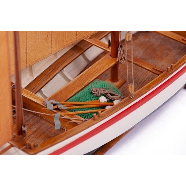 Billing Boats 1:30 LE BAYARD - Wooden hull