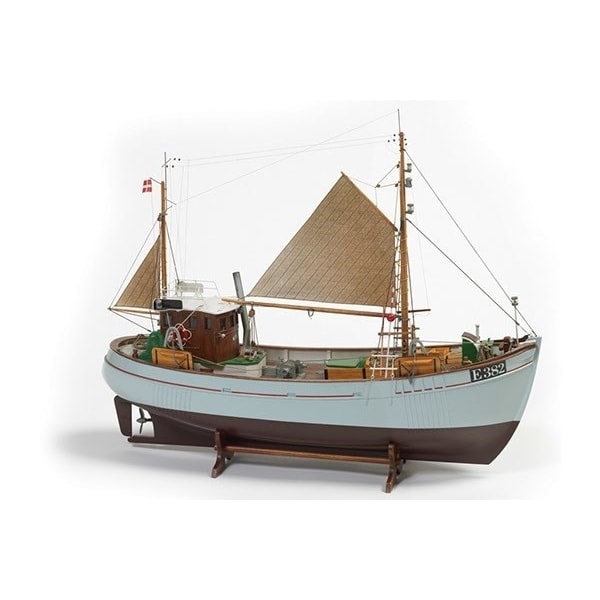1:33 Mary Ann - wooden hull