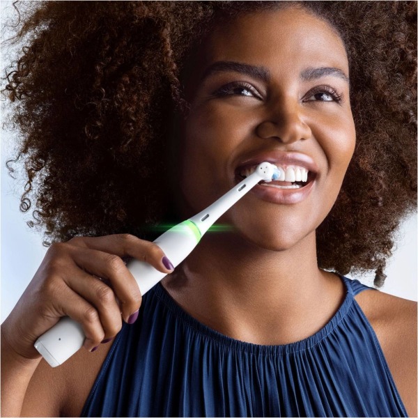 Oral B iO Series 4s - elektrisk tandbørste, hvid