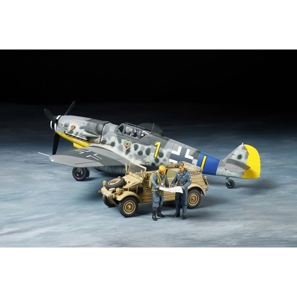 TAMIYA 1/48 Messerschmitt Bf109 G-6 & Kübelwagen Type 82