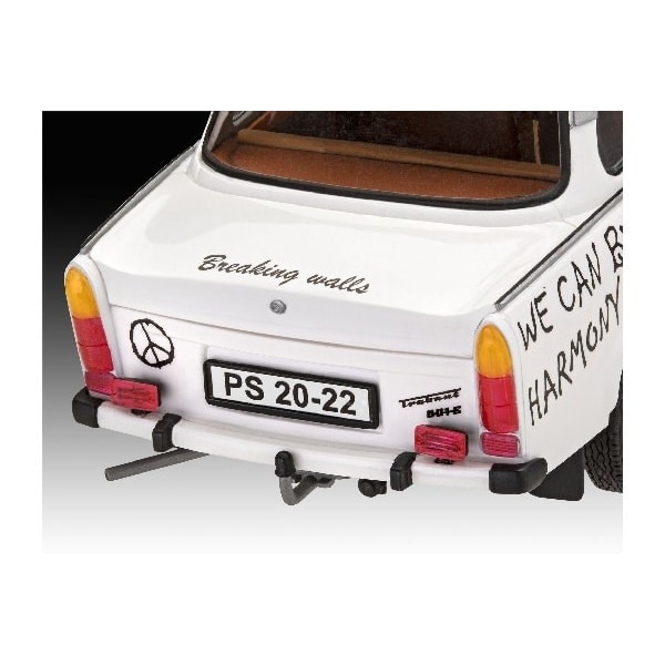 Revell Model Set Trabant 601S 'Builder's Choice'