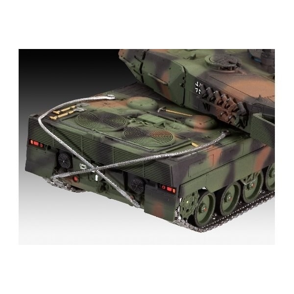 Revell Leopard 2A6/A6M