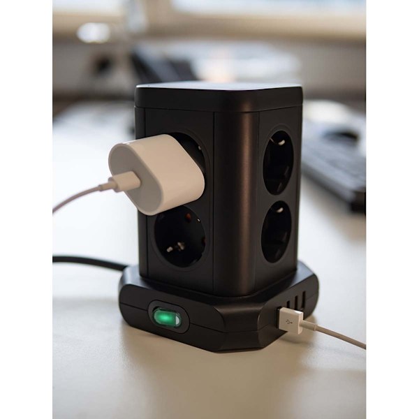 brennenstuhl 8-suuntainen pistorasia 45° järjestelyssä (4x USB, 2 kaapelia, kaksinapainen kytkin) TYPE F