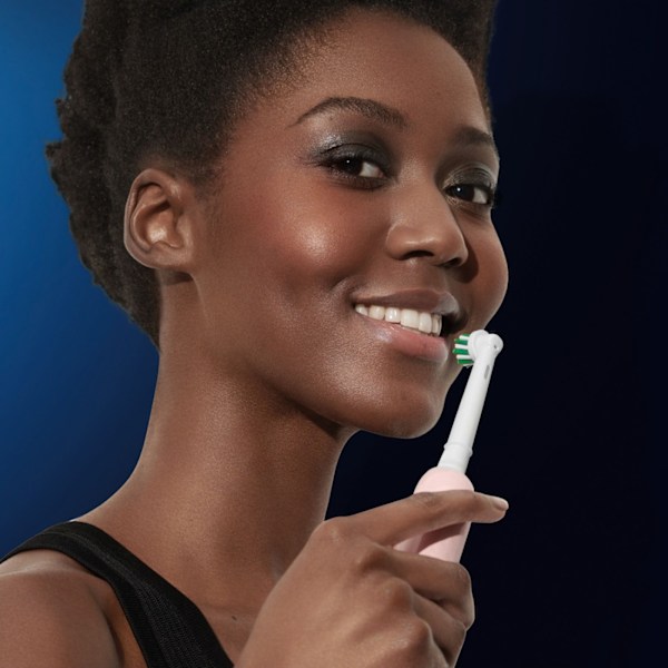 Oral B Eltandborste Pro1 Pink + Extra Refill