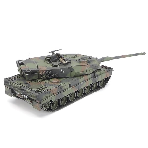 Tamiya 1/35 LEOPARD 2 A6 MBT