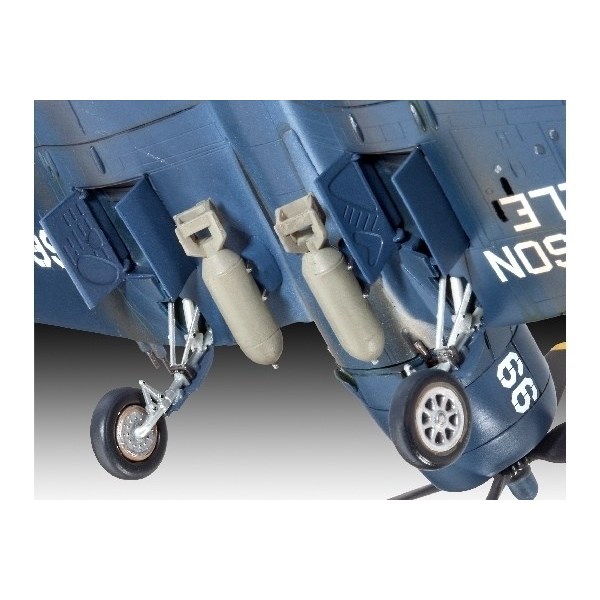 Revell F4U-4 Corsair