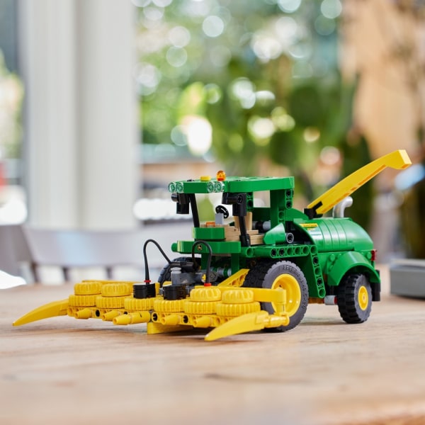 LEGO Technic 42168  - John Deere 9700 Forage Harvester