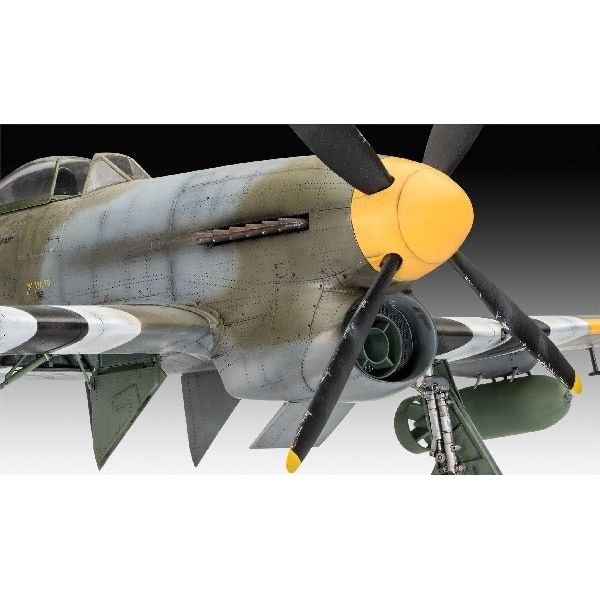 Revell 1:32 Hawker Tempest V