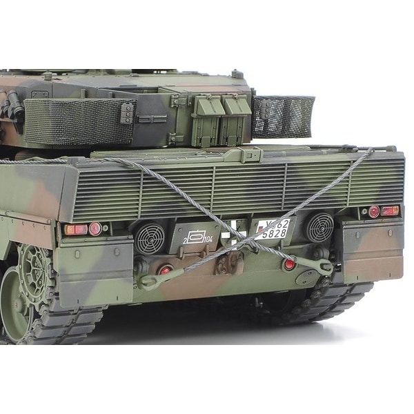 Tamiya 1/35 LEOPARD 2 A6 MBT