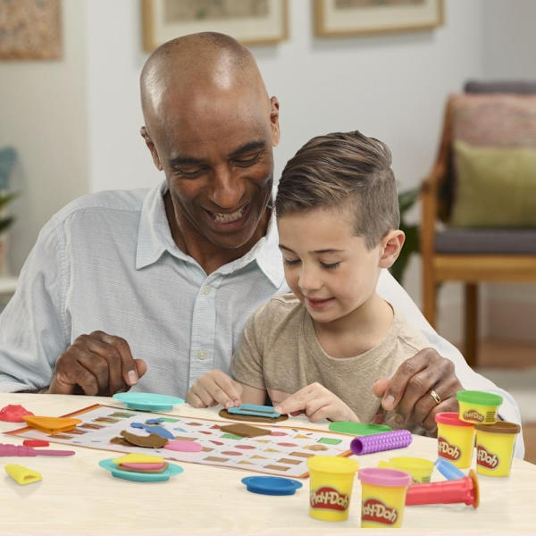 PLAY-DOH Picknick Former Starter Set plasticine set