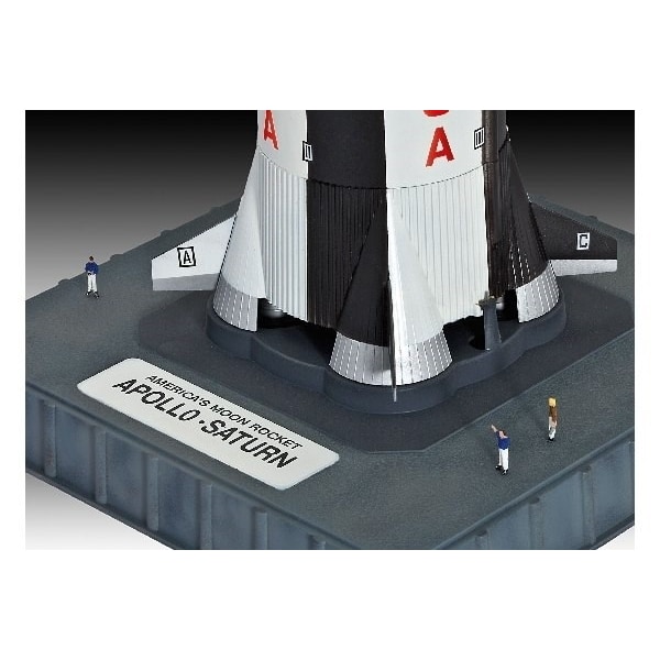 Revell Apollo Saturn V