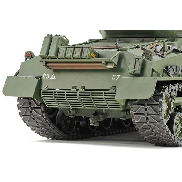 Tamiya 1/35 U.S. Medium Tank M4A3E8 Sherman 'Easy Eight