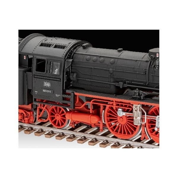 Revell Express locomotive 03 class with tender 1:87