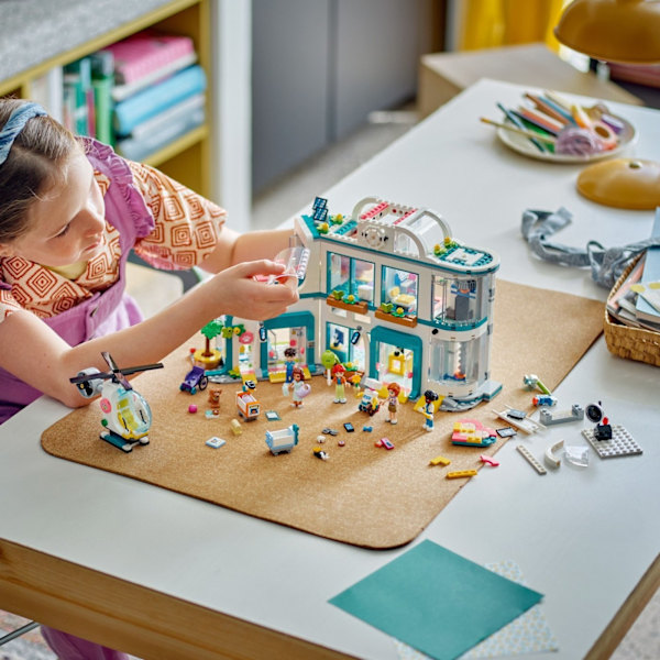 LEGO Friends 42621  - Heartlake Cityn sairaala