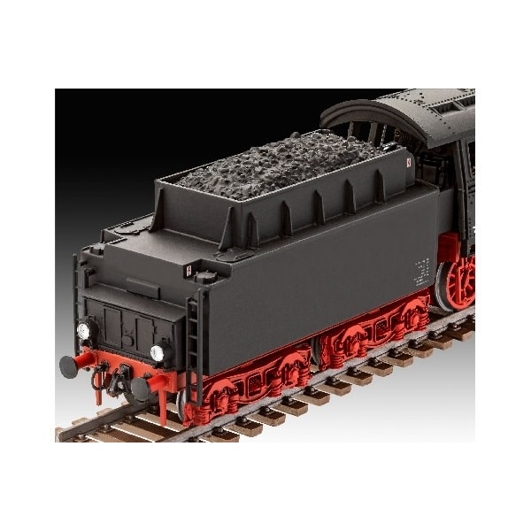 Revell Express locomotive 03 class with tender 1:87